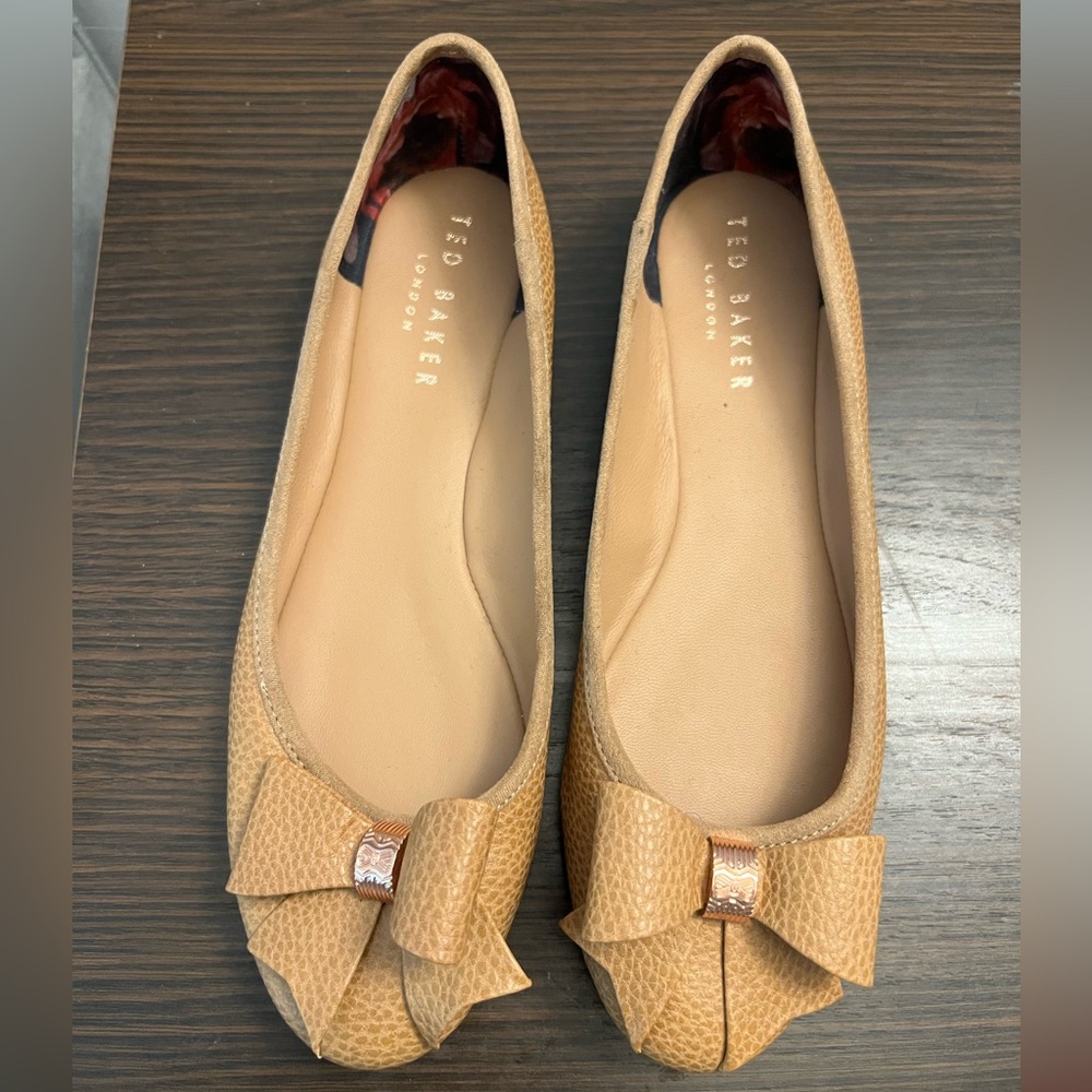 Women’s Ted Baker Shoes - Size 7 - MSRP $100